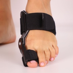 Бандаж для плюснефалангового суства с металлической шиной на шарнире