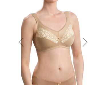 Бюстгальтер ортопедический  широкими мягкими бретелями, кружево сверху чашки